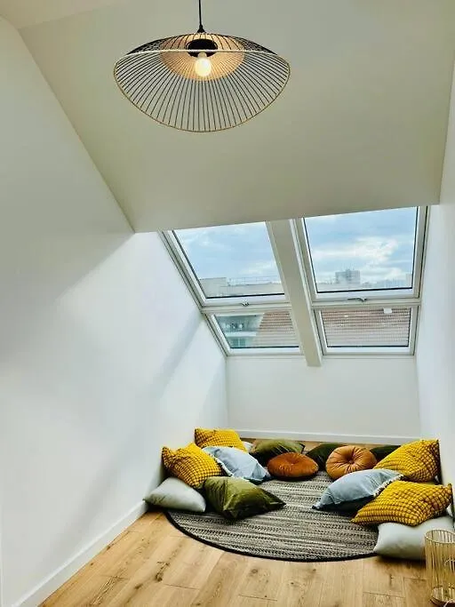 Cathedral Ceiling W Home Theater, Grande Terrace, Garden And Parking Antony Villa