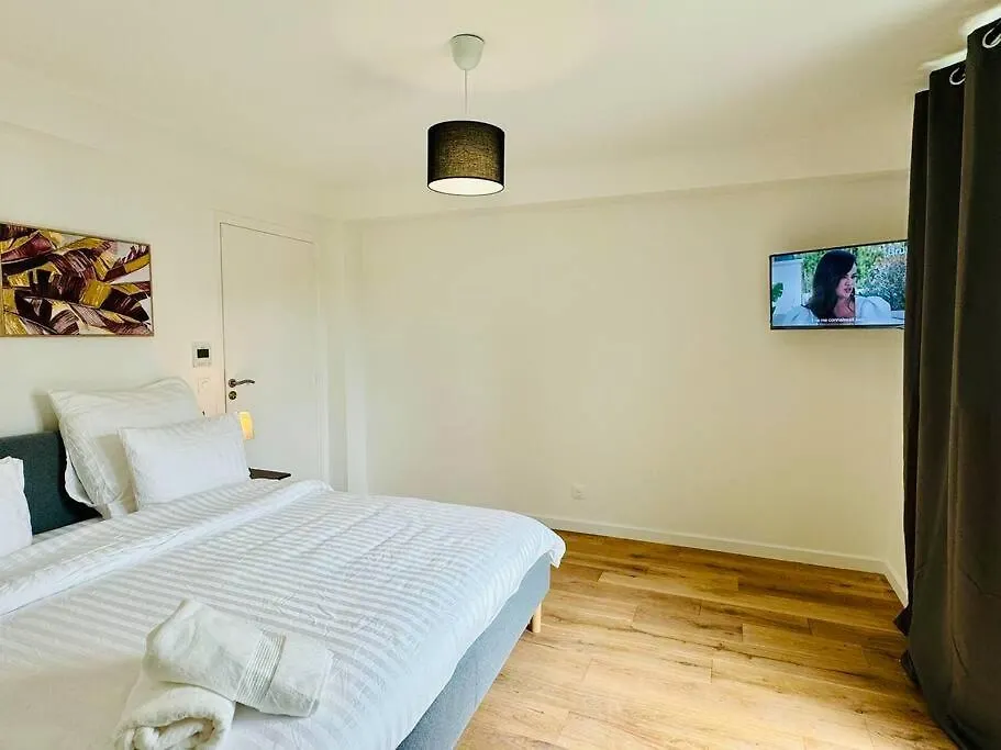 Villa Cathedral Ceiling W Home Theater, Grande Terrace, Garden And Parking Antony